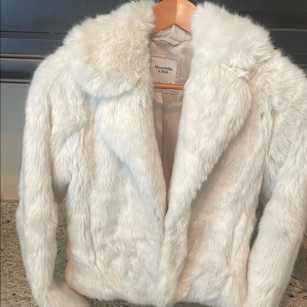 Abercrombie & Fitch Ivory Teddy Jacket Plush Faux Fur